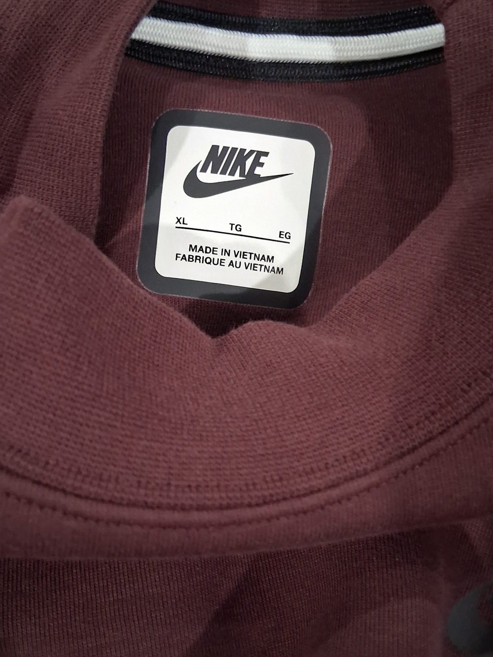 Nike Men's Crewneck Sweater in Burgundy
